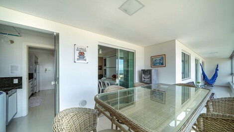 Apartamento com Vista para o Mar