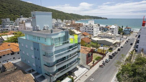 Cozy apartment just a few meters from Bombas beach