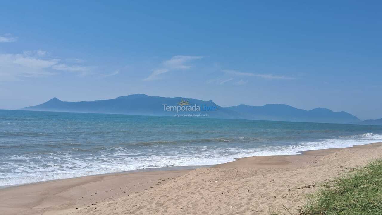 Casa para alquiler de vacaciones em Caraguatatuba (Capricórnio)
