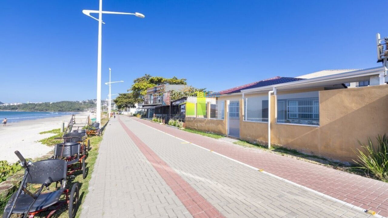 Casa para aluguel de temporada em Bombinhas (Praia de Bombas)