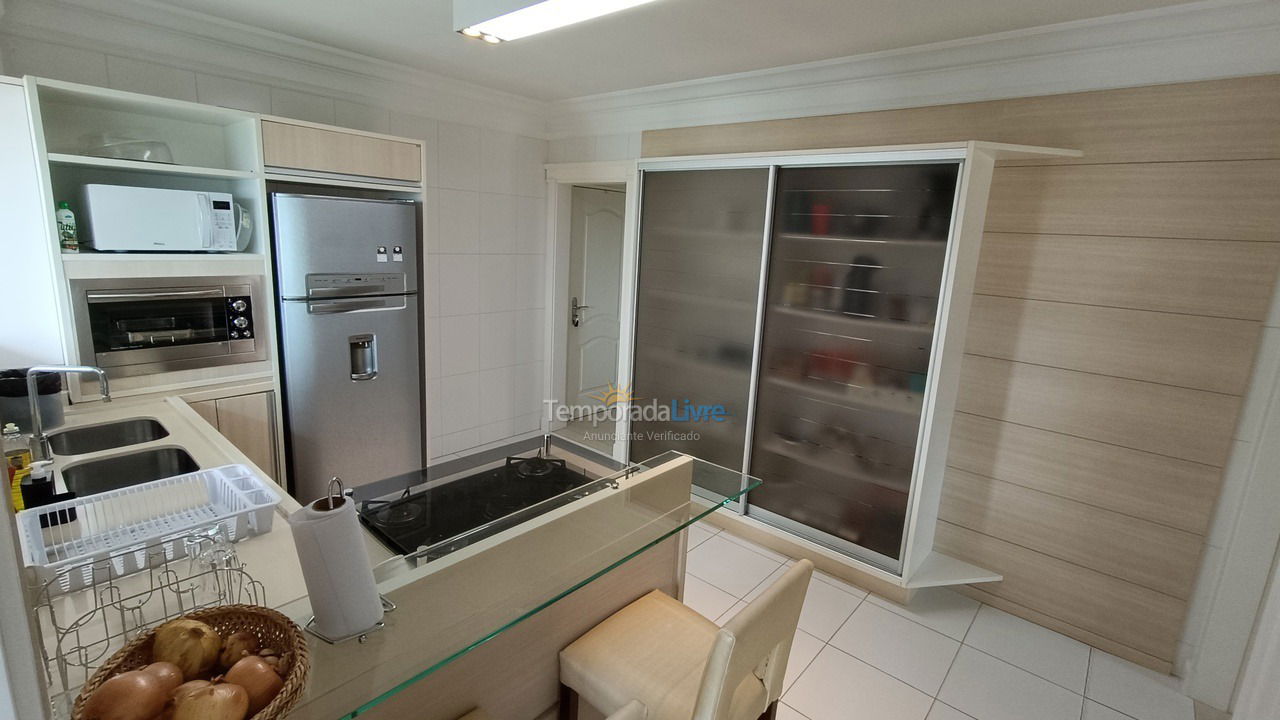 Apartamento para aluguel de temporada em Balneário Camboriú (Barra Sul)