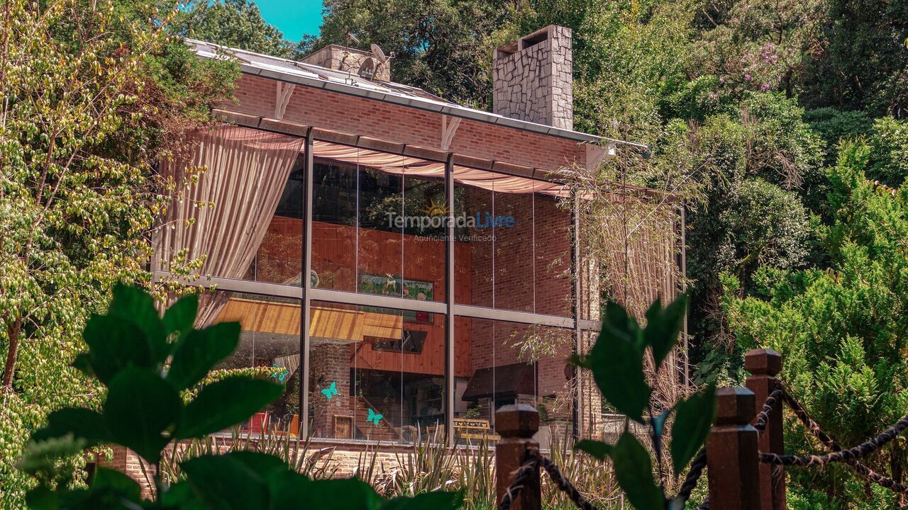 Casa para aluguel de temporada em Campos do Jordão (Pedra do Fogo)