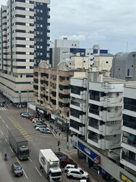 Apartment with 4 suites facing the avenue