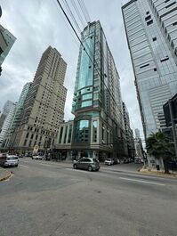 Apartamento 4 Suites Frente Avenida