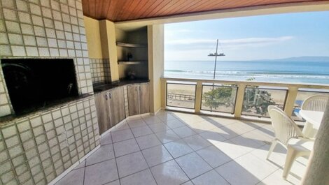 Apartamento frente mar de 4 dormitórios Itapema centro SC