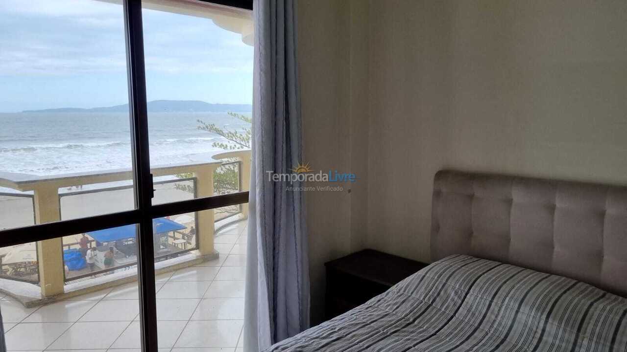 Apartamento para aluguel de temporada em Itapema (Meia Praia)