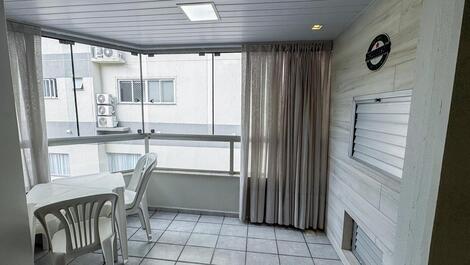 Apartamento de 2 habitaciones Meia Praia SC.