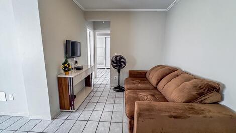 Apartamento de 2 habitaciones Meia Praia SC.