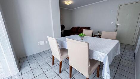Apartamento de 2 habitaciones Meia Praia SC.