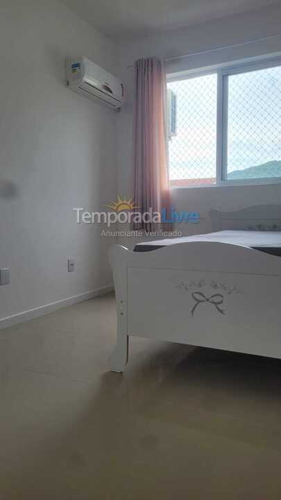 Apartment for vacation rental in Governador Celso Ramos (Praia de Palmas)