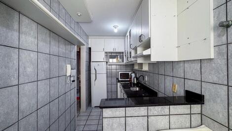 Apartamento de 2 habitaciones Meia Praia SC.