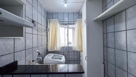 Apartamento de 2 habitaciones Meia Praia SC.