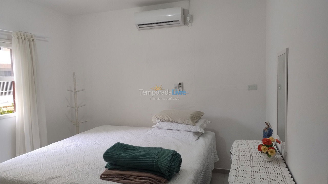 Apartamento para aluguel de temporada em Itapema (Meia Praia)