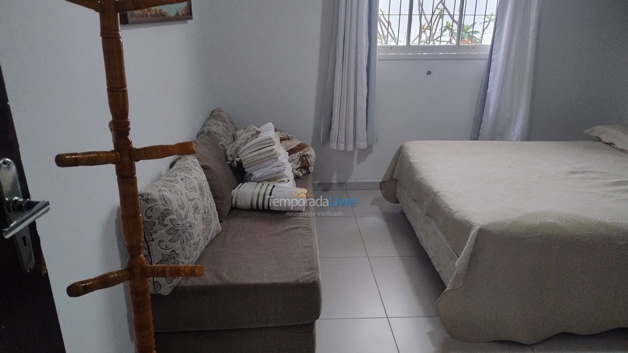 Apartamento para aluguel de temporada em Itapema (Meia Praia)