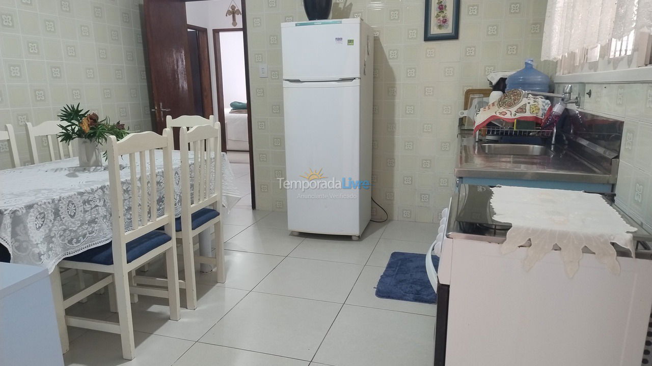 Apartamento para aluguel de temporada em Itapema (Meia Praia)