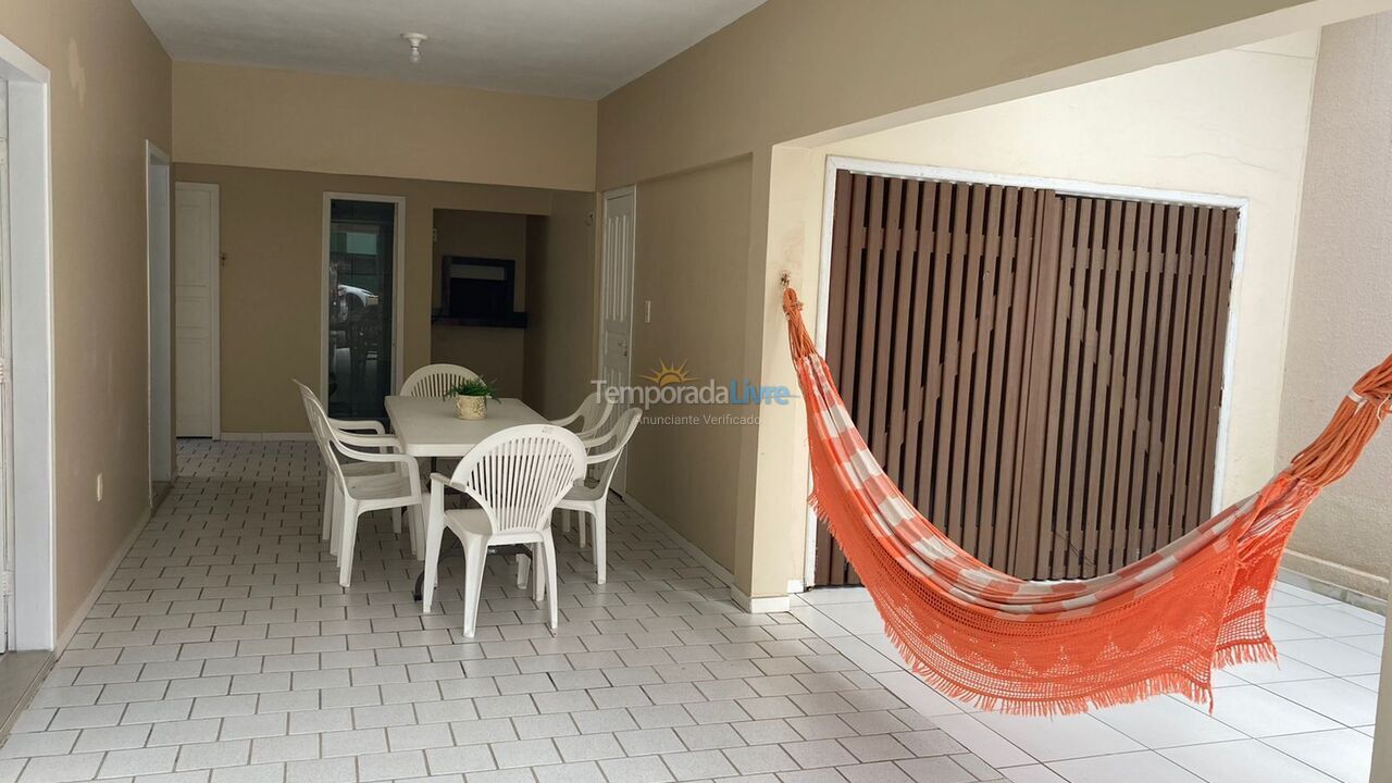 Apartamento para aluguel de temporada em Itapema (Meia Praia)