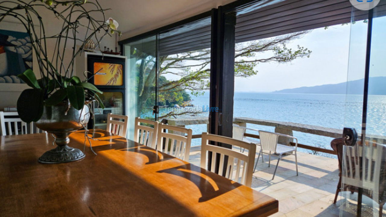 Casa para alquiler de vacaciones em Bombinhas (Praia da Tainha)