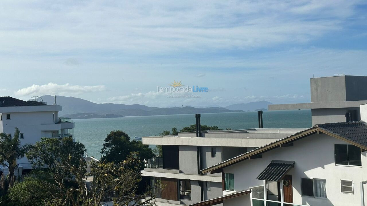 Casa para aluguel de temporada em Florianópolis (Jurere Tradicional)