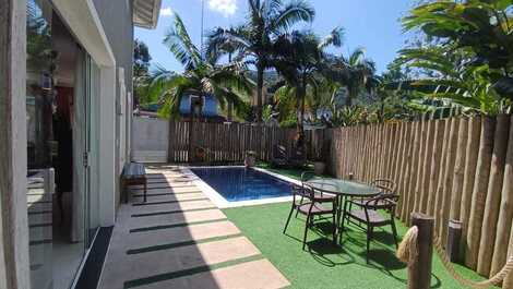 House in a condominium on Juquehy beach avenue