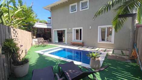 House in a condominium on Juquehy beach avenue