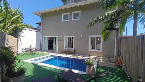 House in a condominium on Juquehy beach avenue