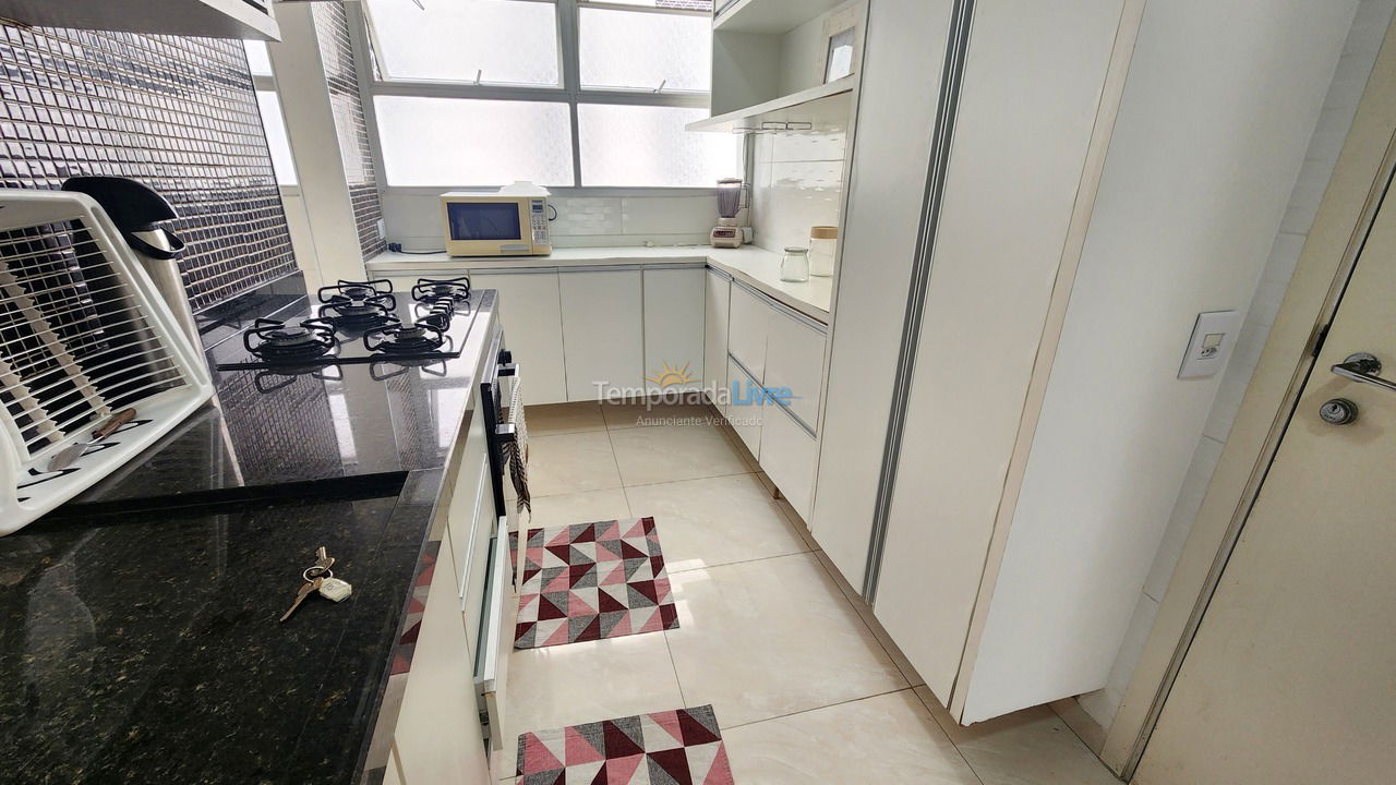 Apartamento para aluguel de temporada em Guarujá (Pitangueiras)