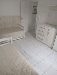 Excelente Apartamento de 2 quartos entre Astúrias e Praia do Tombo