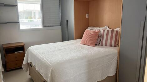 Apartamento no Centro de Bertioga 180 mts da Praia - 2 Dormitórios