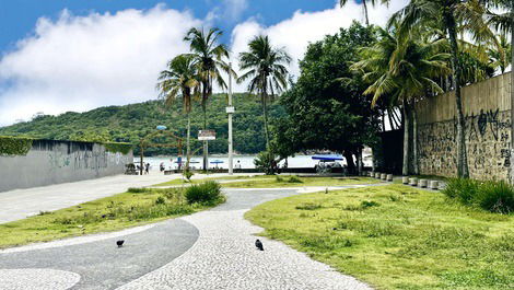 Casa 4 Suítes à 90 Metros do Mar na Praia de Pernambuco p/ 13 Pessoas