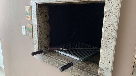 Apartamento com 4 dormitórios Frente Mar