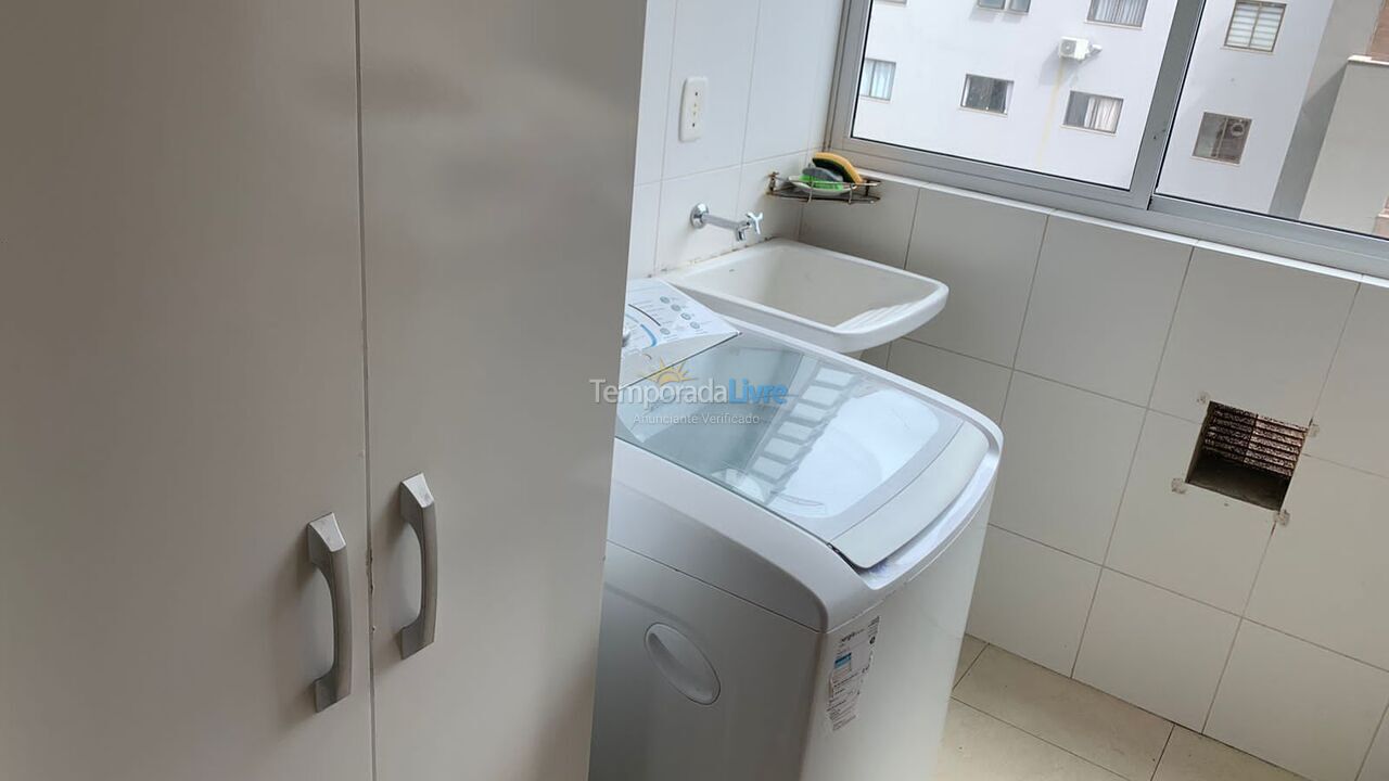 Apartamento para aluguel de temporada em Itapema (Meia Praia)