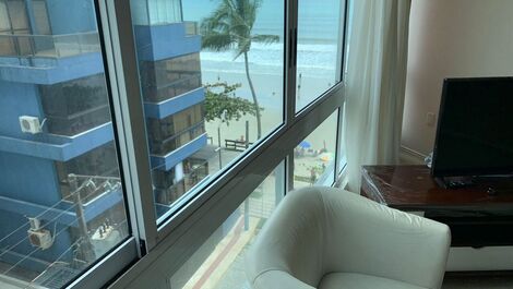 Apartamento com 4 dormitórios Frente Mar