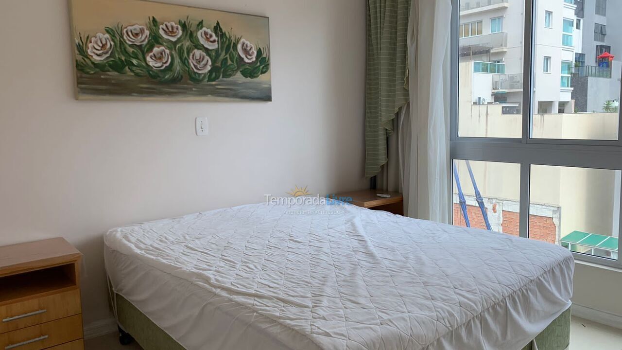 Apartamento para aluguel de temporada em Itapema (Meia Praia)