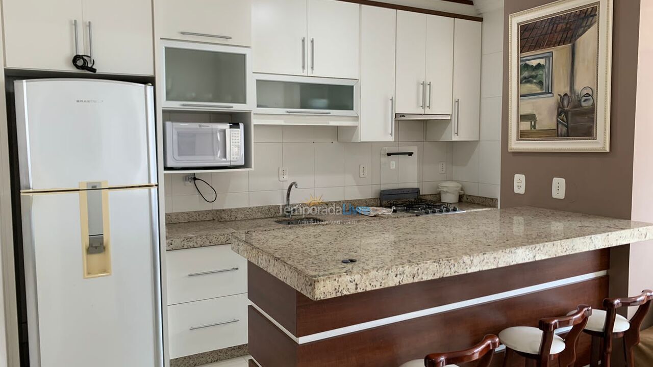 Apartamento para aluguel de temporada em Itapema (Meia Praia)
