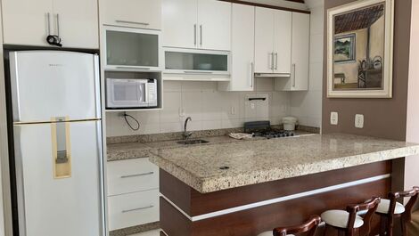 Apartamento com 4 dormitórios Frente Mar