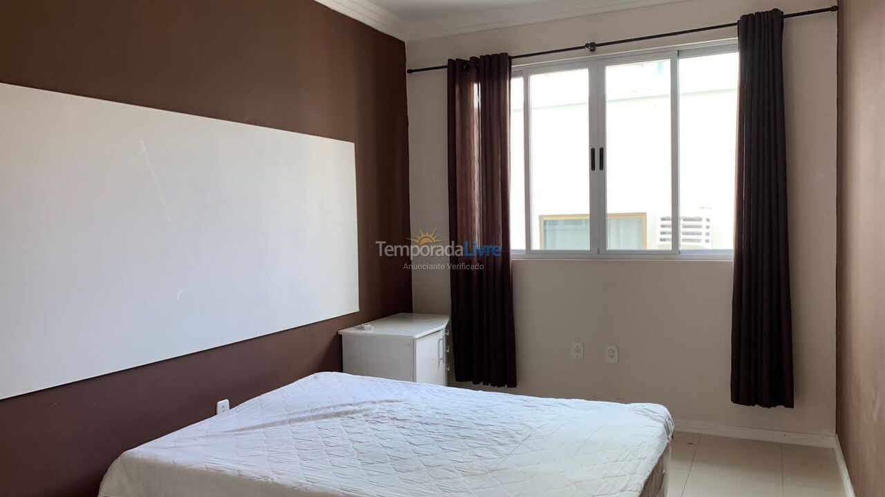 Apartamento para aluguel de temporada em Itapema (Meia Praia)