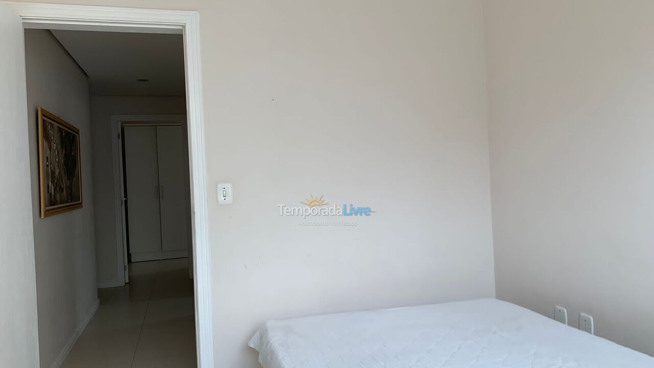 Apartamento para aluguel de temporada em Itapema (Meia Praia)
