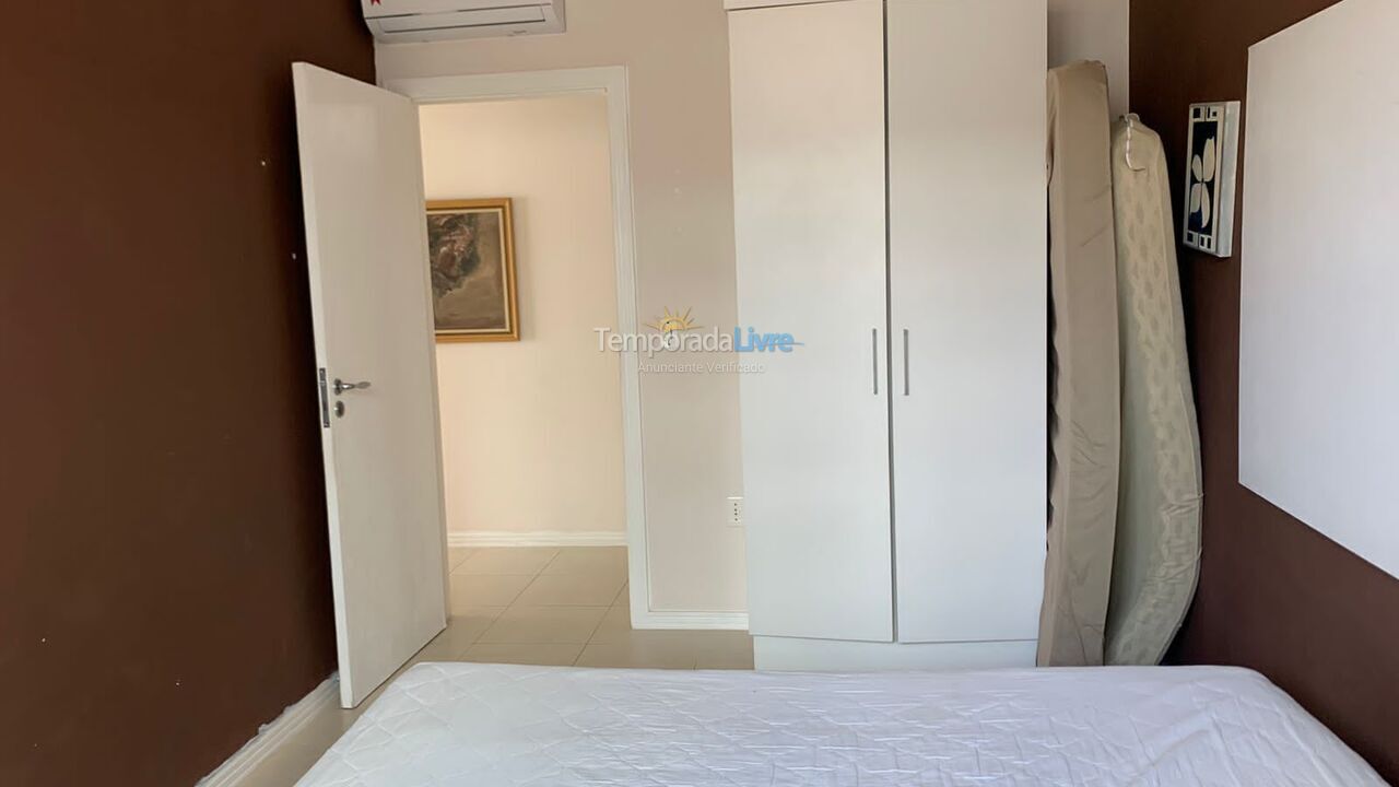 Apartamento para aluguel de temporada em Itapema (Meia Praia)