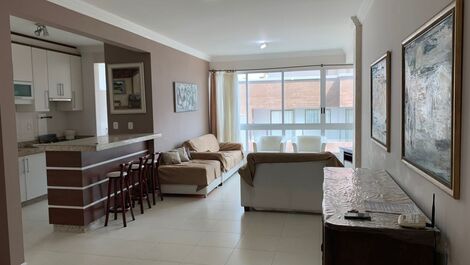 Apartamento com 4 dormitórios Frente Mar