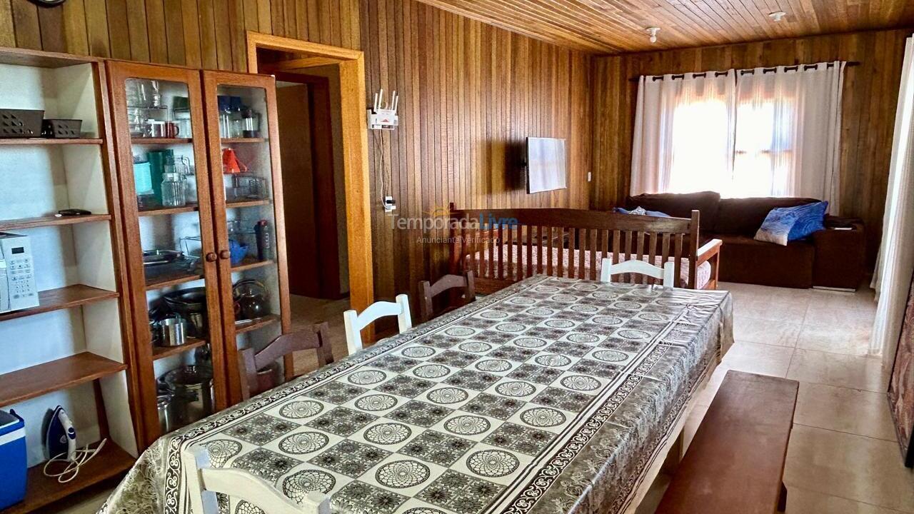 Casa para aluguel de temporada em Balneário Gaivota (Santa Fé)