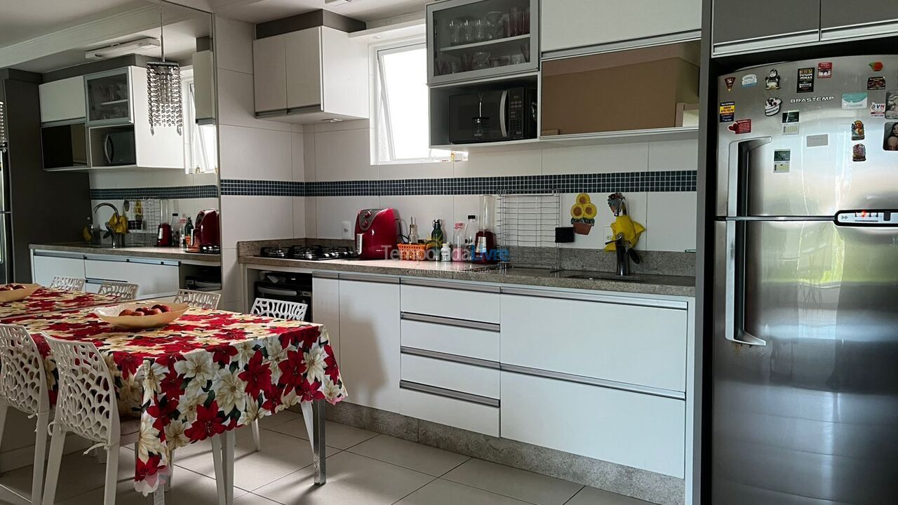 Apartamento para aluguel de temporada em Florianopolis (Praia dos Ingleses)