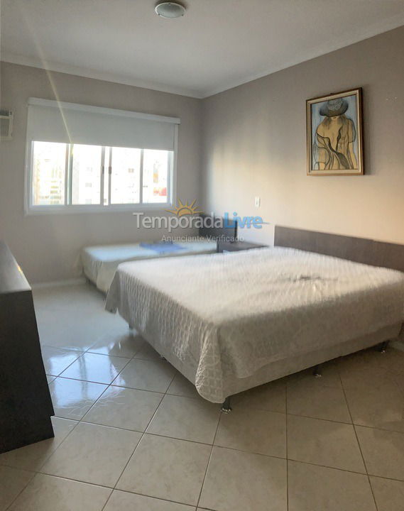 Apartamento para aluguel de temporada em Itapema (Meia Praia)