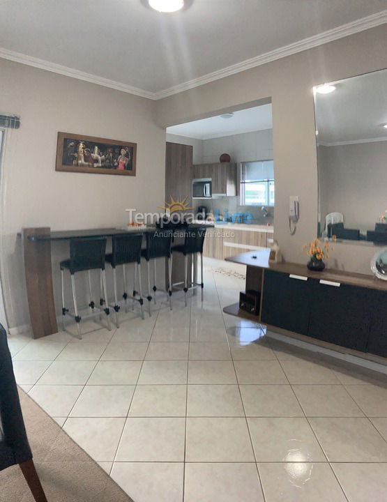 Apartamento para aluguel de temporada em Itapema (Meia Praia)