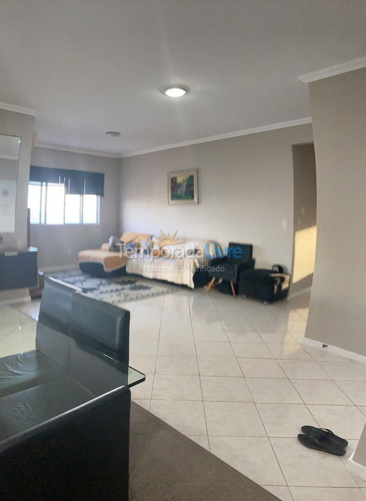 Apartamento para aluguel de temporada em Itapema (Meia Praia)