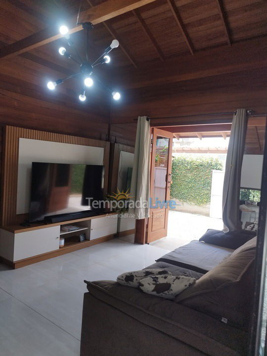 Casa para alquiler de vacaciones em Florianópolis (Praia do Campeche)