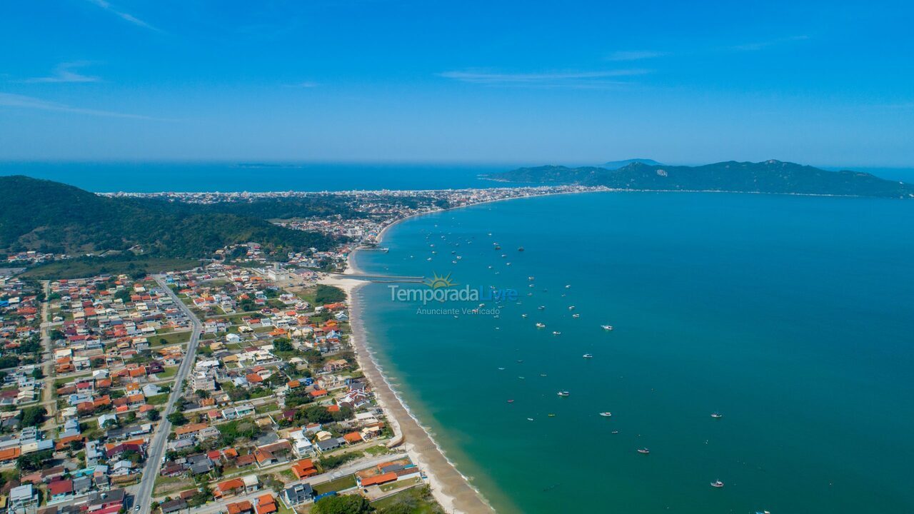 Apartamento para aluguel de temporada em Bombinhas (Praia de Zimbros)