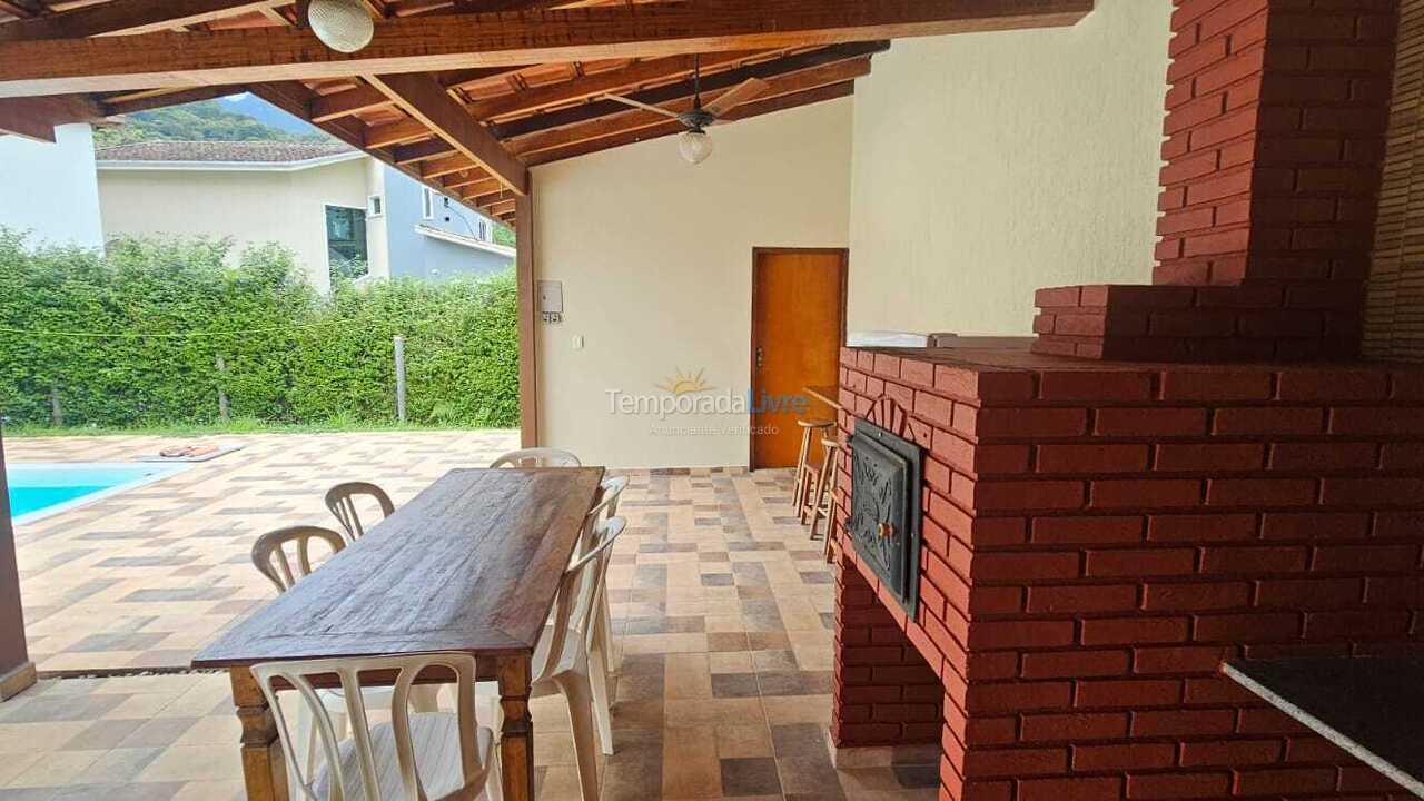 Casa para alquiler de vacaciones em Ubatuba (Centro)