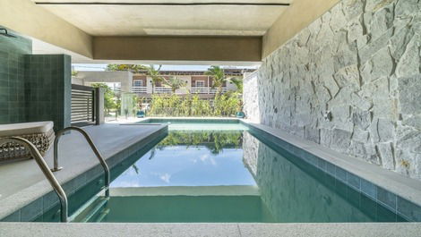 Duplex de 03 Quartos com Piscina em Canto Grande