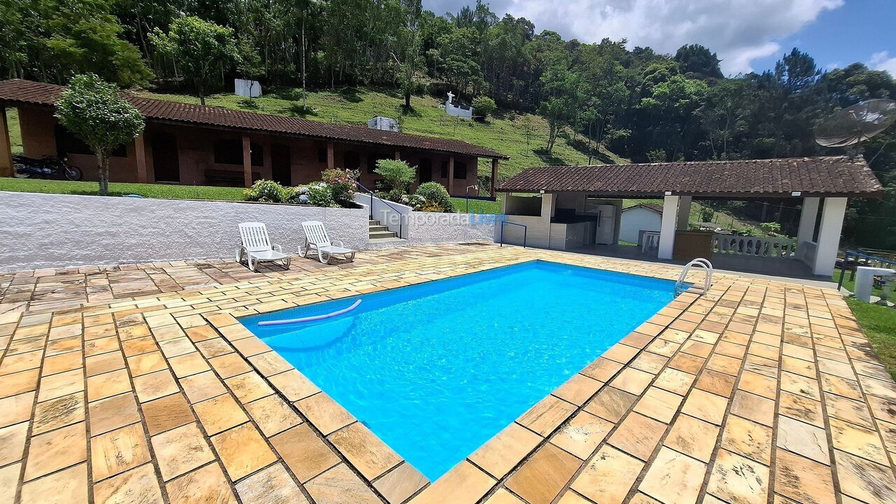 Casa para aluguel de temporada em Juquitiba (Padeiros)