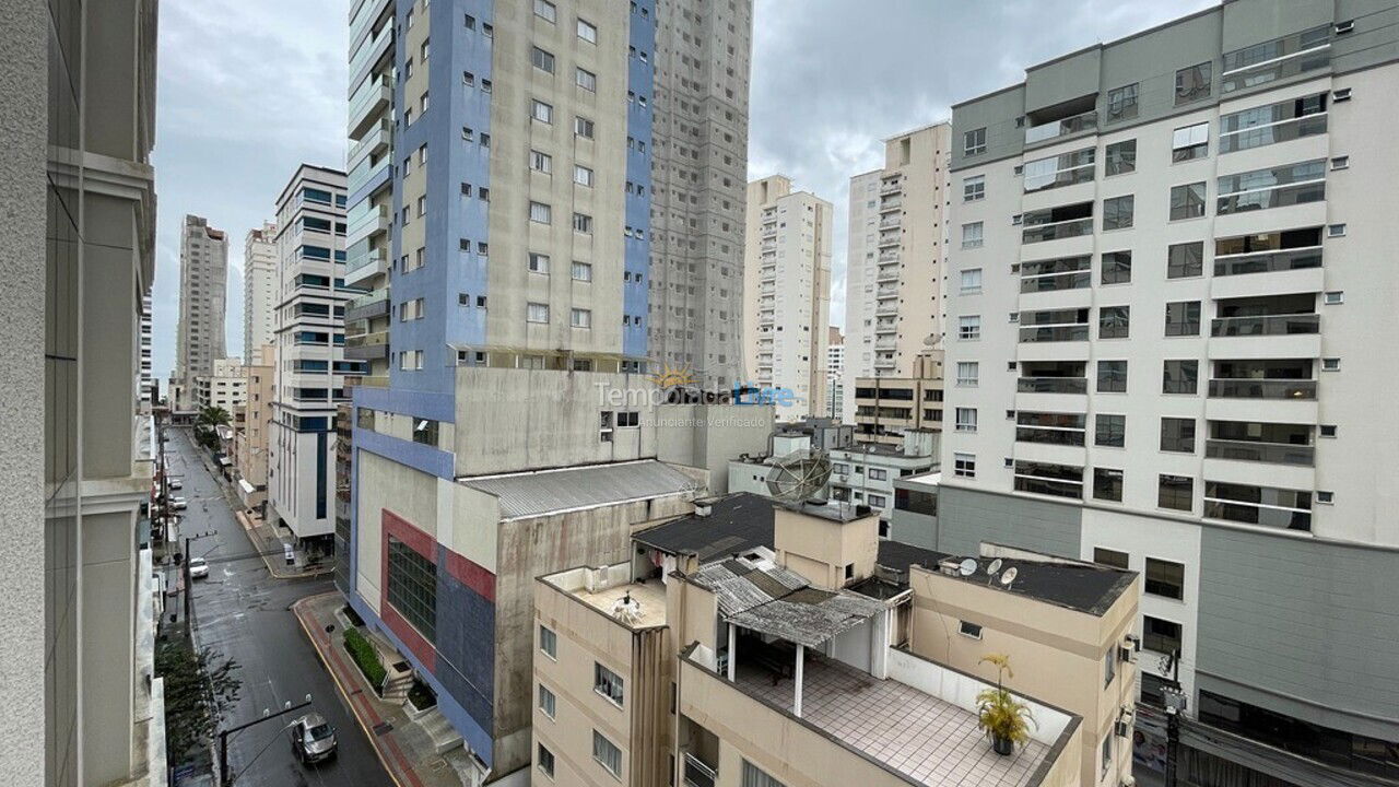 Apartamento para aluguel de temporada em Itapema (Meia Praia)